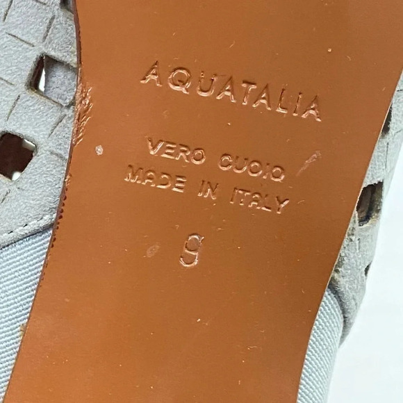 Aquatalia Shari Laser Cut Booties Women Size 9 Light Grey Leather Suede Heel EUC - Picture 12 of 13